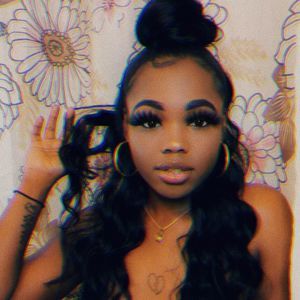 Meet your Posher, Chanelle